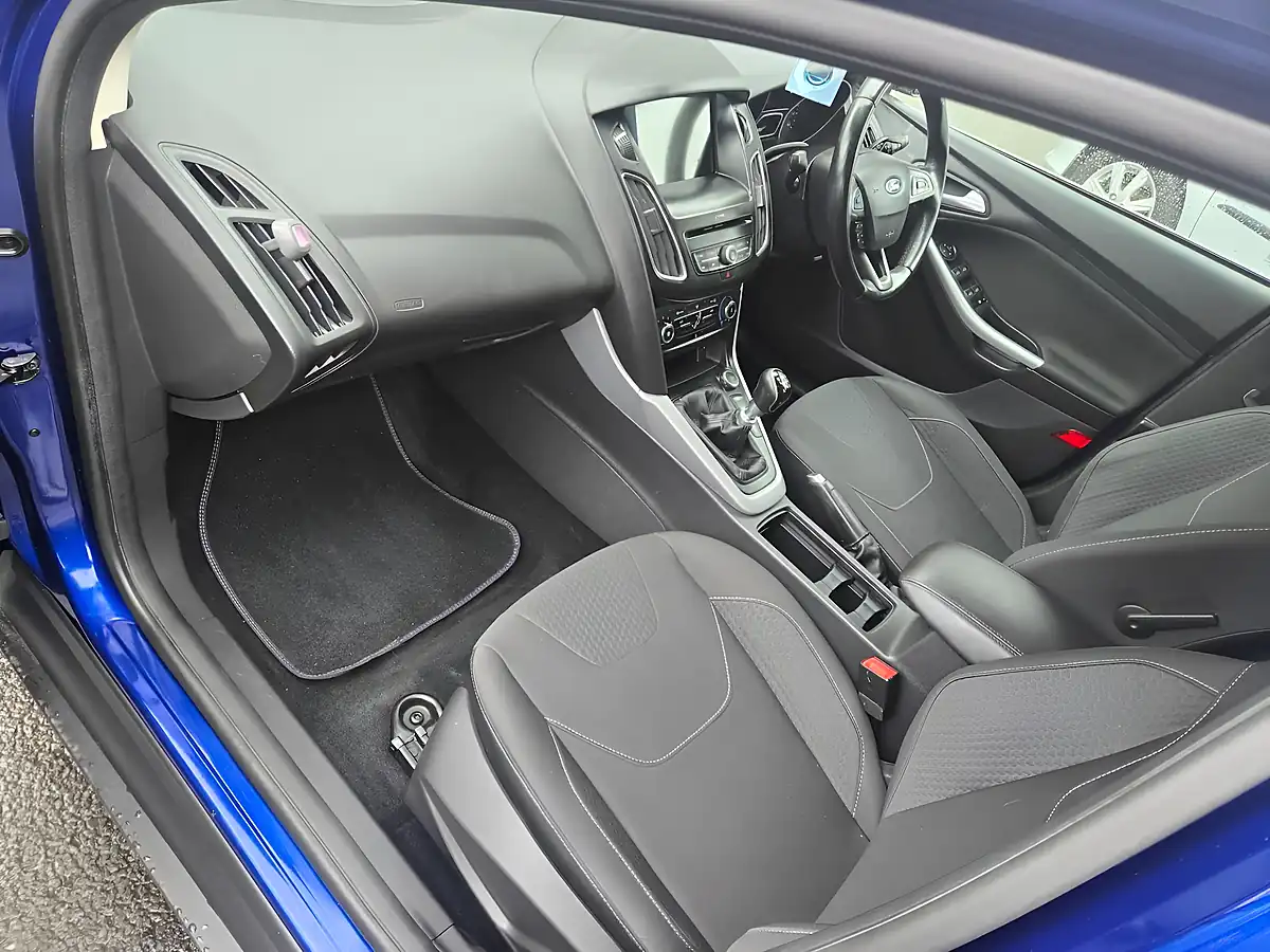 Used 2017 Ford Focus Zetec Edition Blue - Interior and Exterior details 3