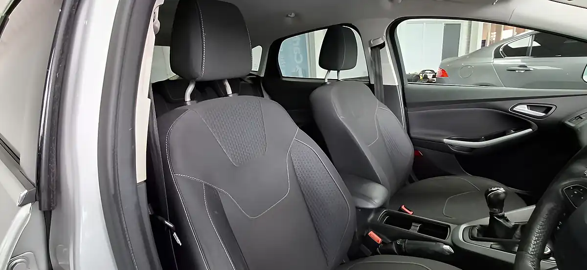 Used 2017 Ford Focus Zetec Edition Silver - Interior and Exterior details 12