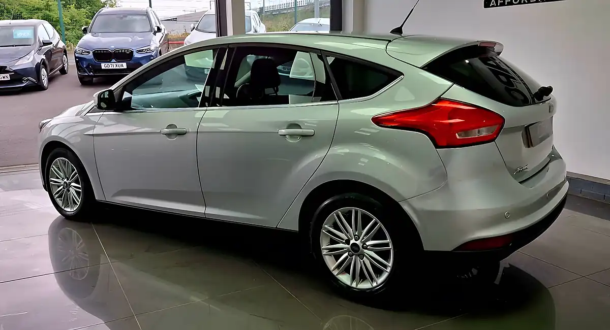 Used 2017 Ford Focus Zetec Edition Silver - Interior and Exterior details 4