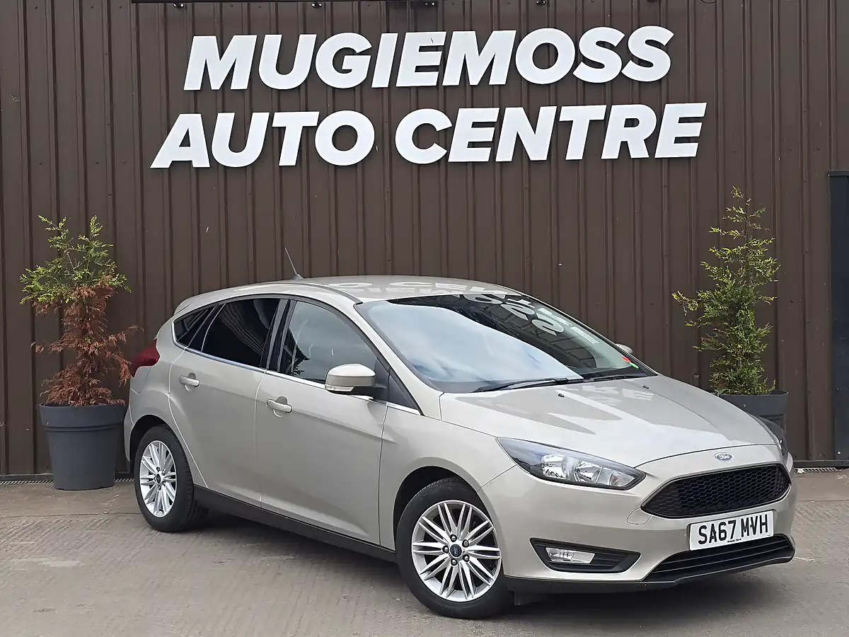 Used 2017 Ford Focus Zetec Edition Silver - Front View