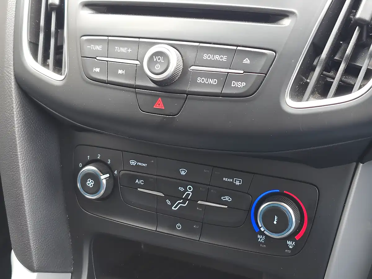 Used 2017 Ford Focus Zetec Edition Silver - Interior and Exterior details 10