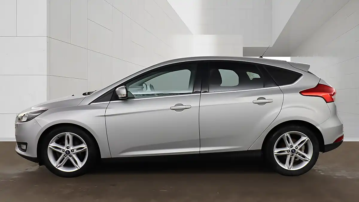 Used 2017 Ford Focus Zetec Edition Silver - Interior and Exterior details 6