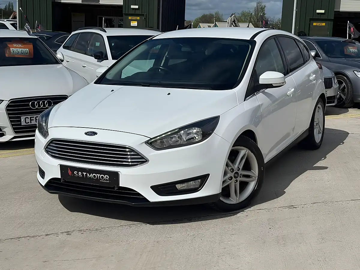 Used 2017 Ford Focus Zetec Edition White - Interior and Exterior details 3