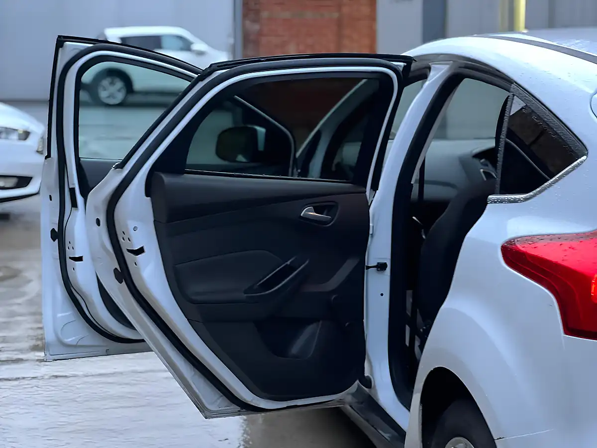Used 2017 Ford Focus Zetec Edition White - Interior and Exterior details 16
