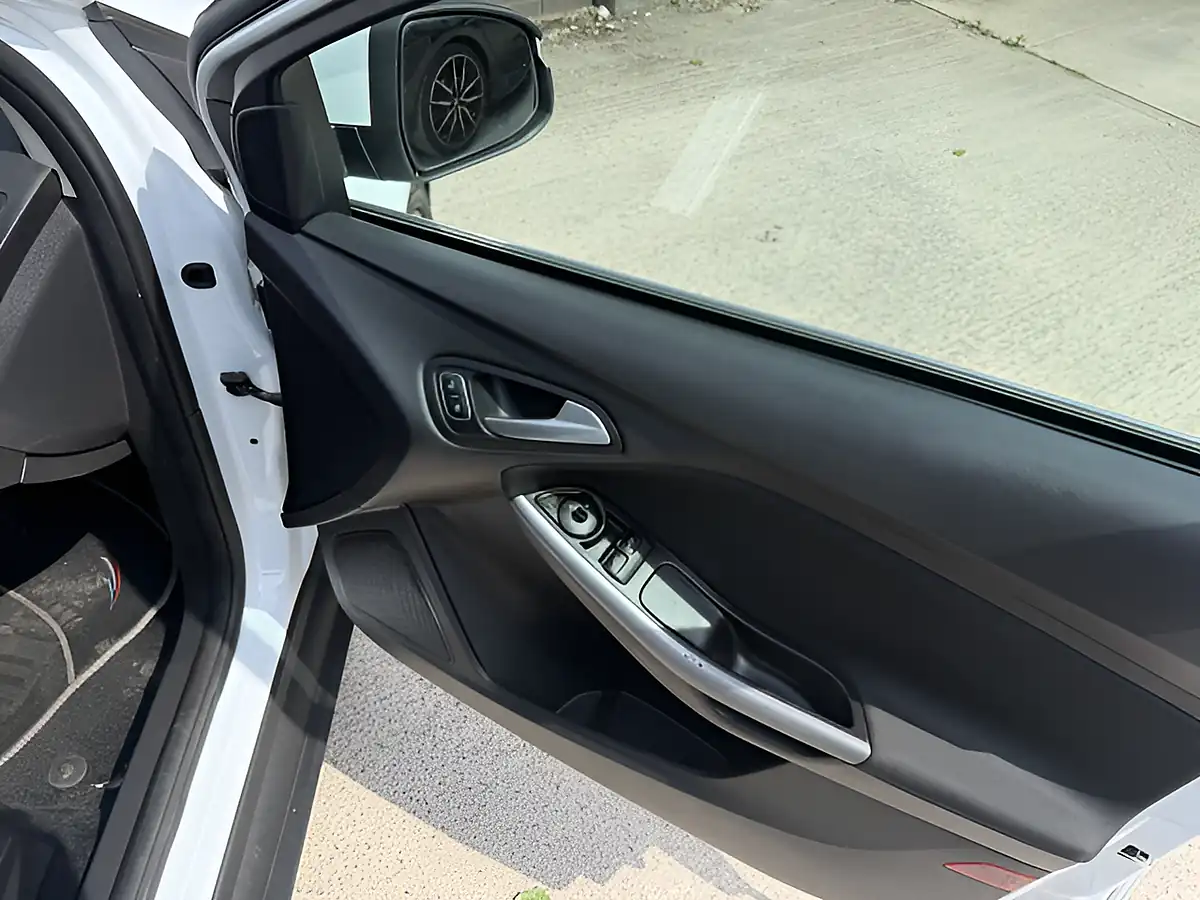 Used 2017 Ford Focus Zetec Edition White - Interior and Exterior details 13