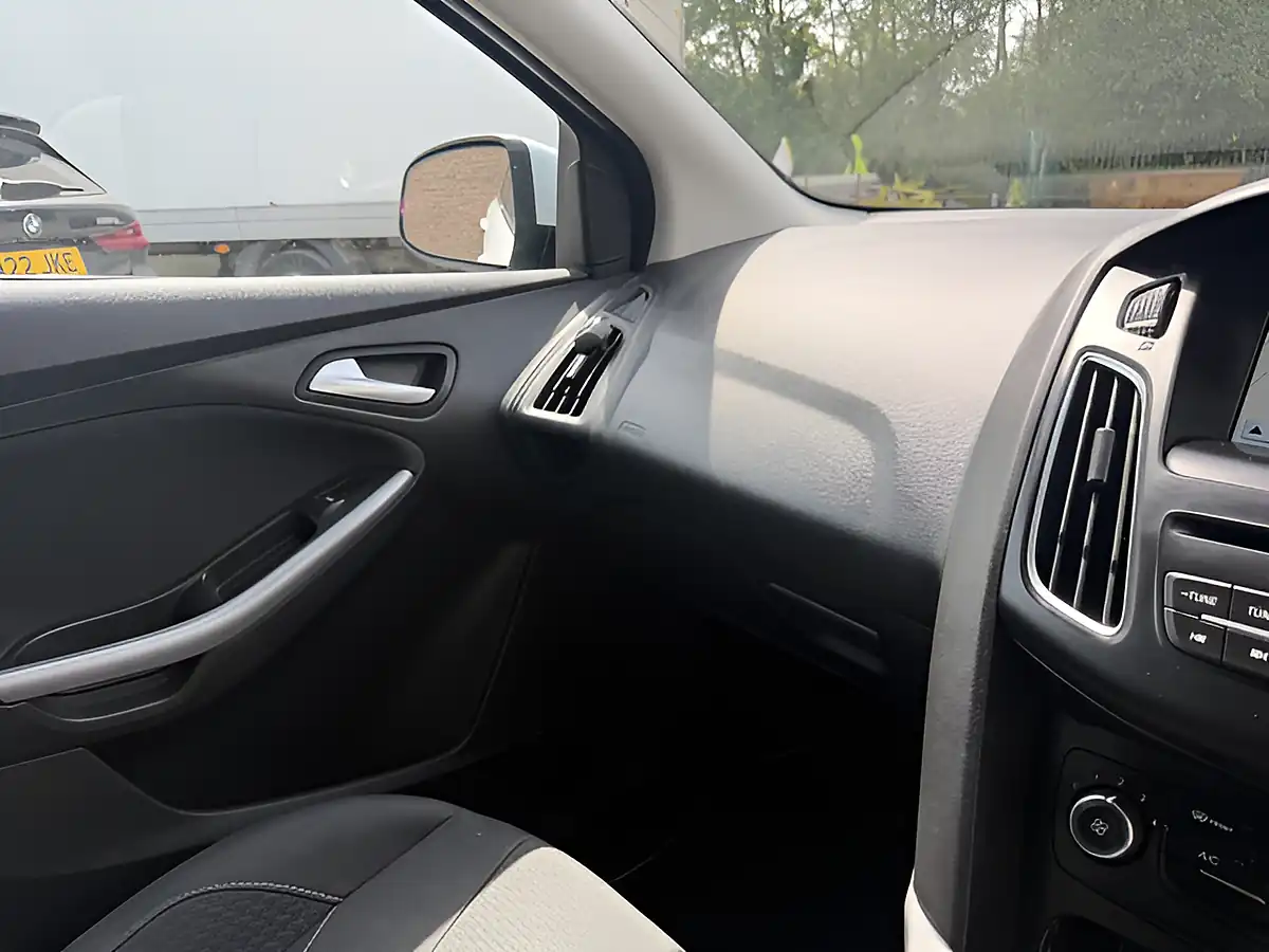Used 2017 Ford Focus Zetec Edition White - Interior and Exterior details 19