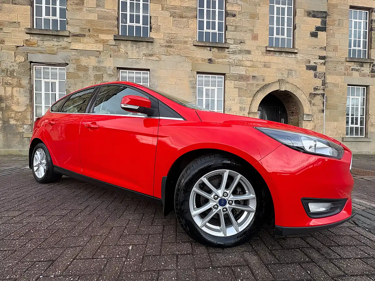 Used 2017 Ford Focus Zetec Red - Front View