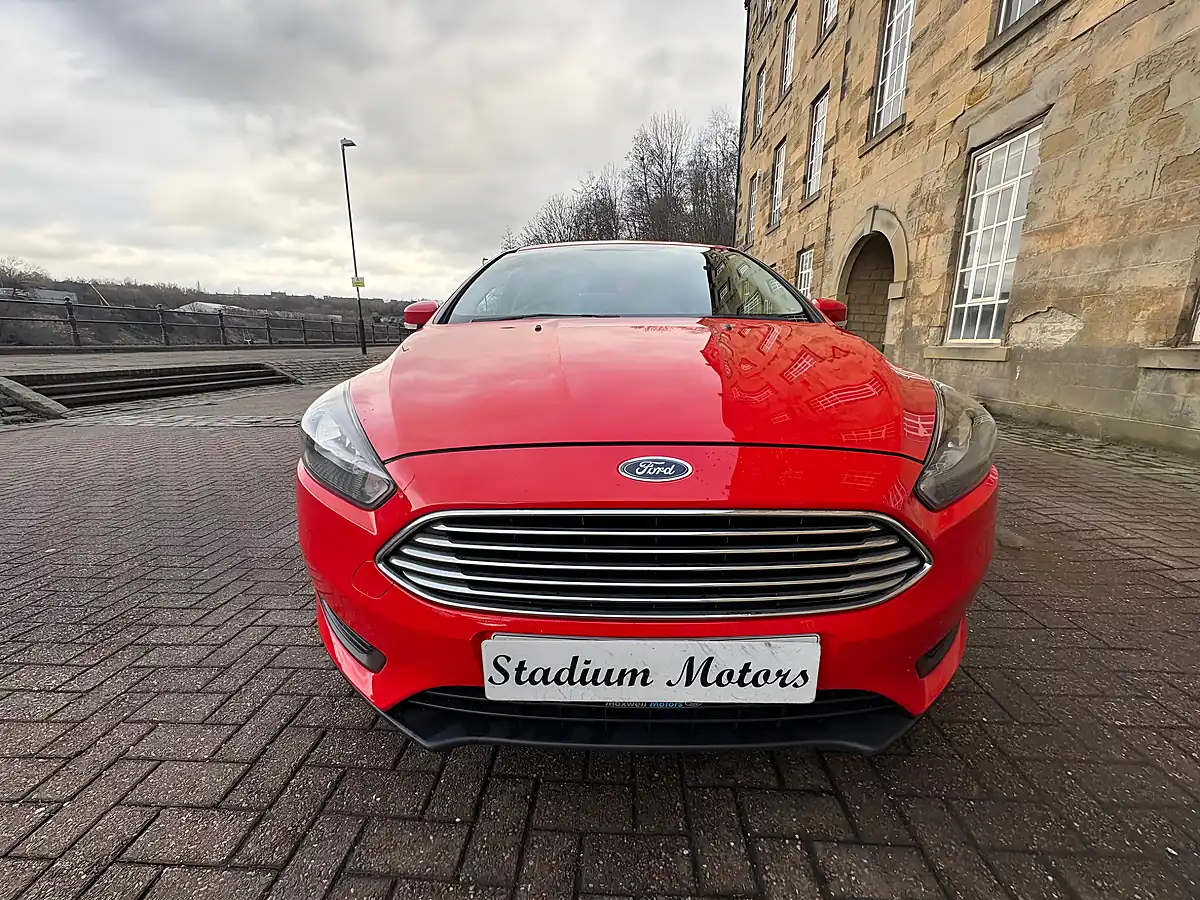 Used 2017 Ford Focus Zetec Red - Interior and Exterior details 12