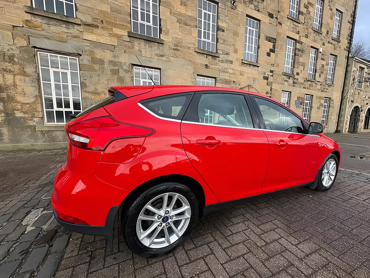 Used 2017 Ford Focus Zetec Red - Interior and Exterior details 19