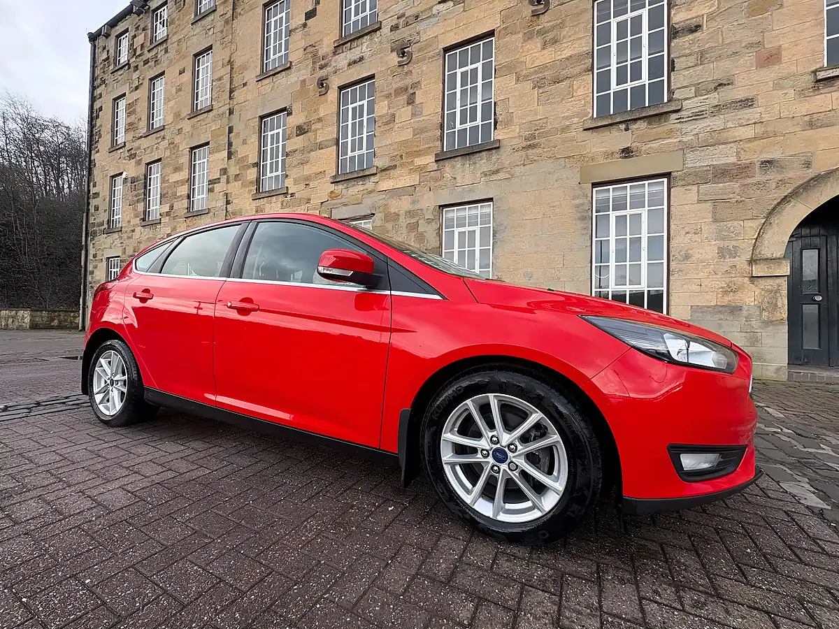 Used 2017 Ford Focus Zetec Red - Interior and Exterior details 5