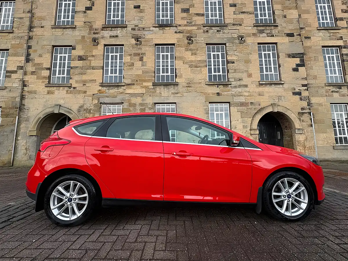 Used 2017 Ford Focus Zetec Red - Interior and Exterior details 7