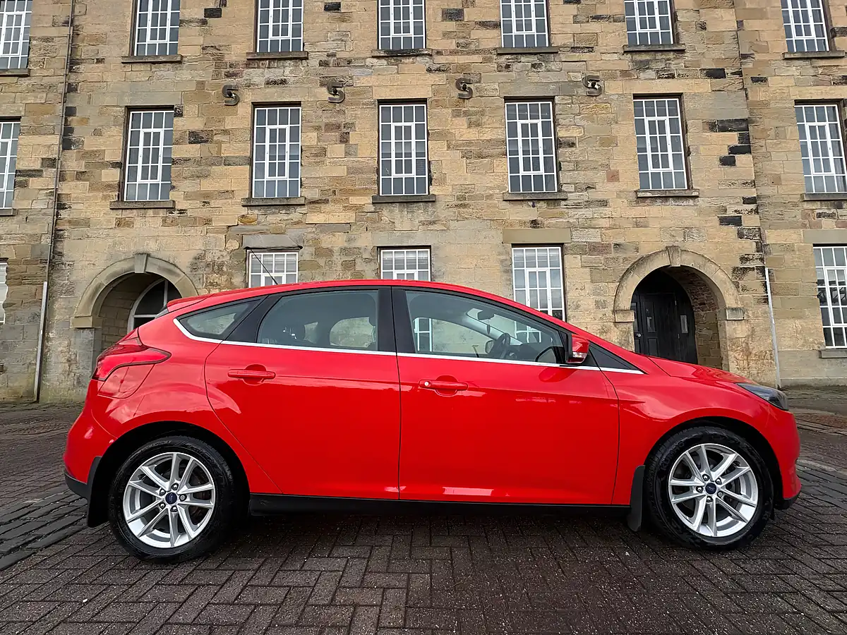 Used 2017 Ford Focus Zetec Red - Interior and Exterior details 8