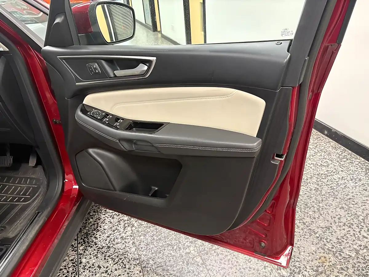 Used 2017 Ford Galaxy Titanium X Red - Interior and Exterior details 4