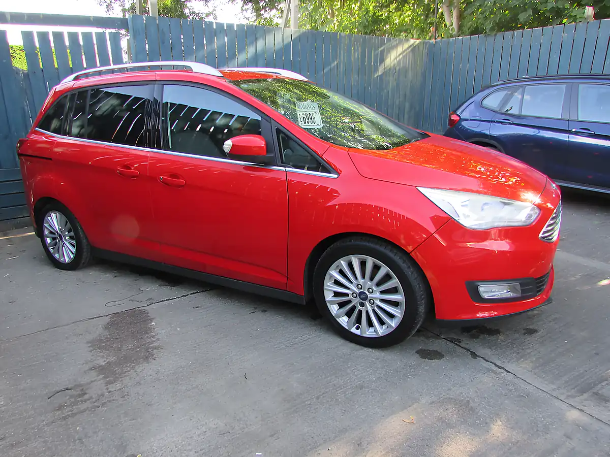 Used 2017 Ford Grand C-Max Titanium Red - Front View