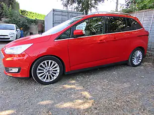 Used 2017 Ford Grand C-Max Titanium Red - Interior and Exterior details 3