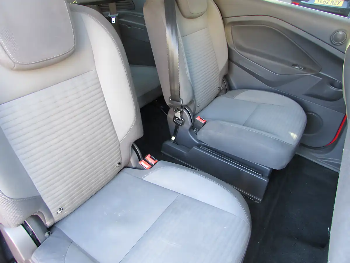 Used 2017 Ford Grand C-Max Titanium Red - Interior and Exterior details 8