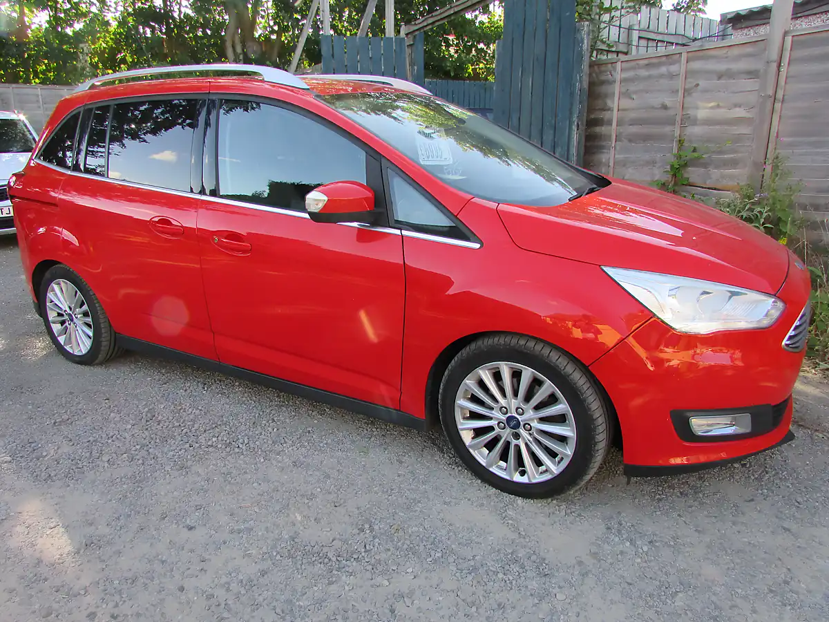 Used 2017 Ford Grand C-Max Titanium Red - Interior and Exterior details 9