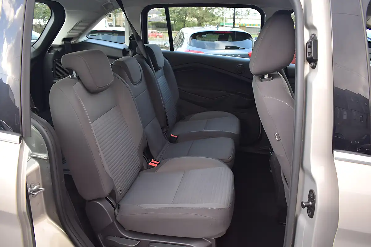 Used 2017 Ford Grand C-Max Titanium Silver - Interior and Exterior details 10