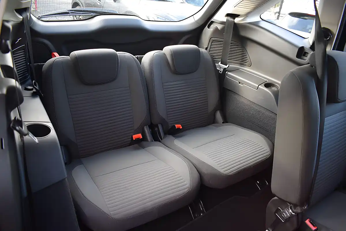 Used 2017 Ford Grand C-Max Titanium Silver - Interior and Exterior details 11