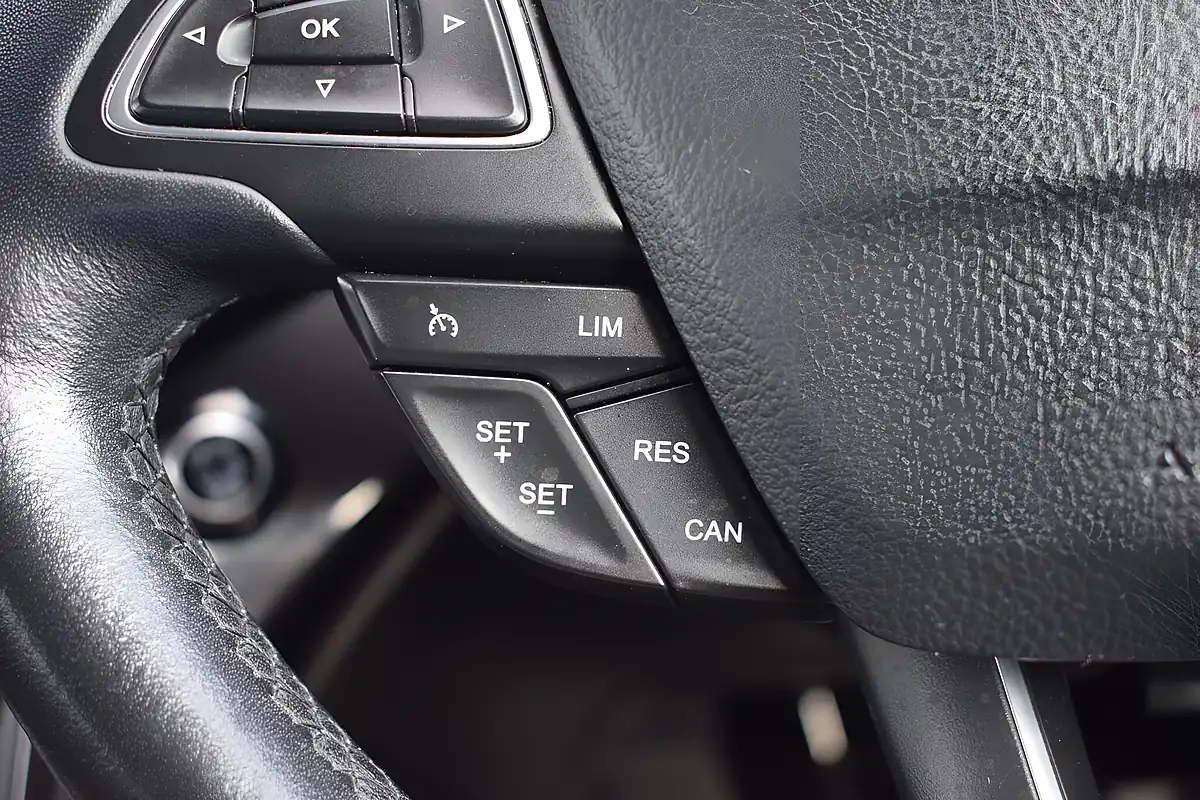 Used 2017 Ford Grand C-Max Titanium Silver - Interior and Exterior details 17