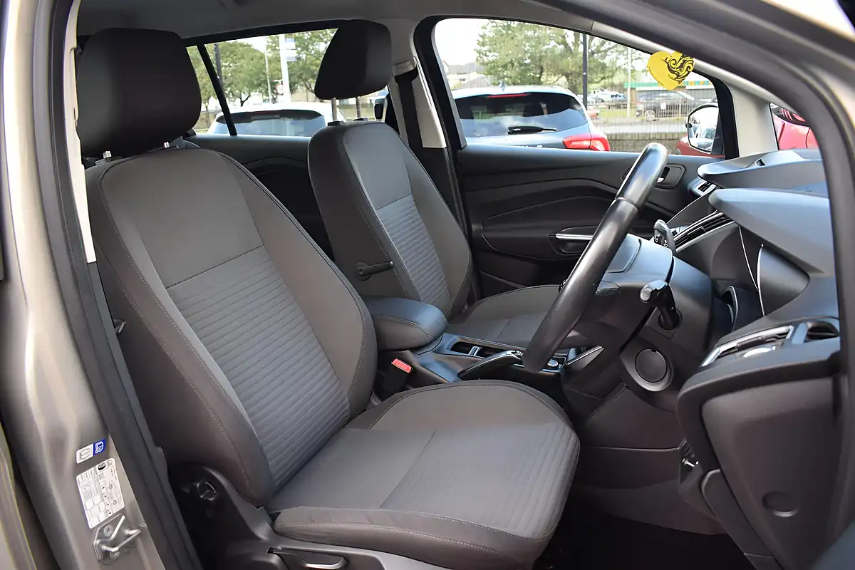 Used 2017 Ford Grand C-Max Titanium Silver - Interior and Exterior details 8