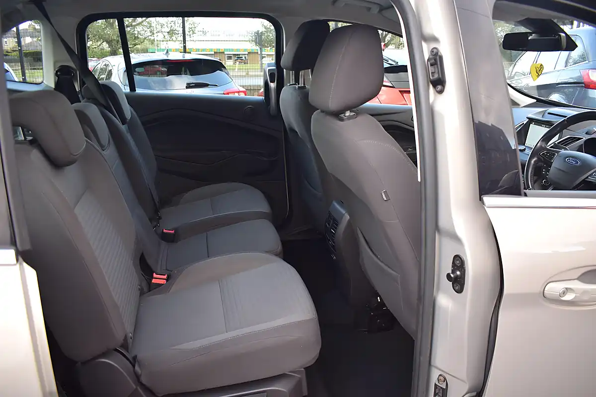 Used 2017 Ford Grand C-Max Titanium Silver - Interior and Exterior details 9