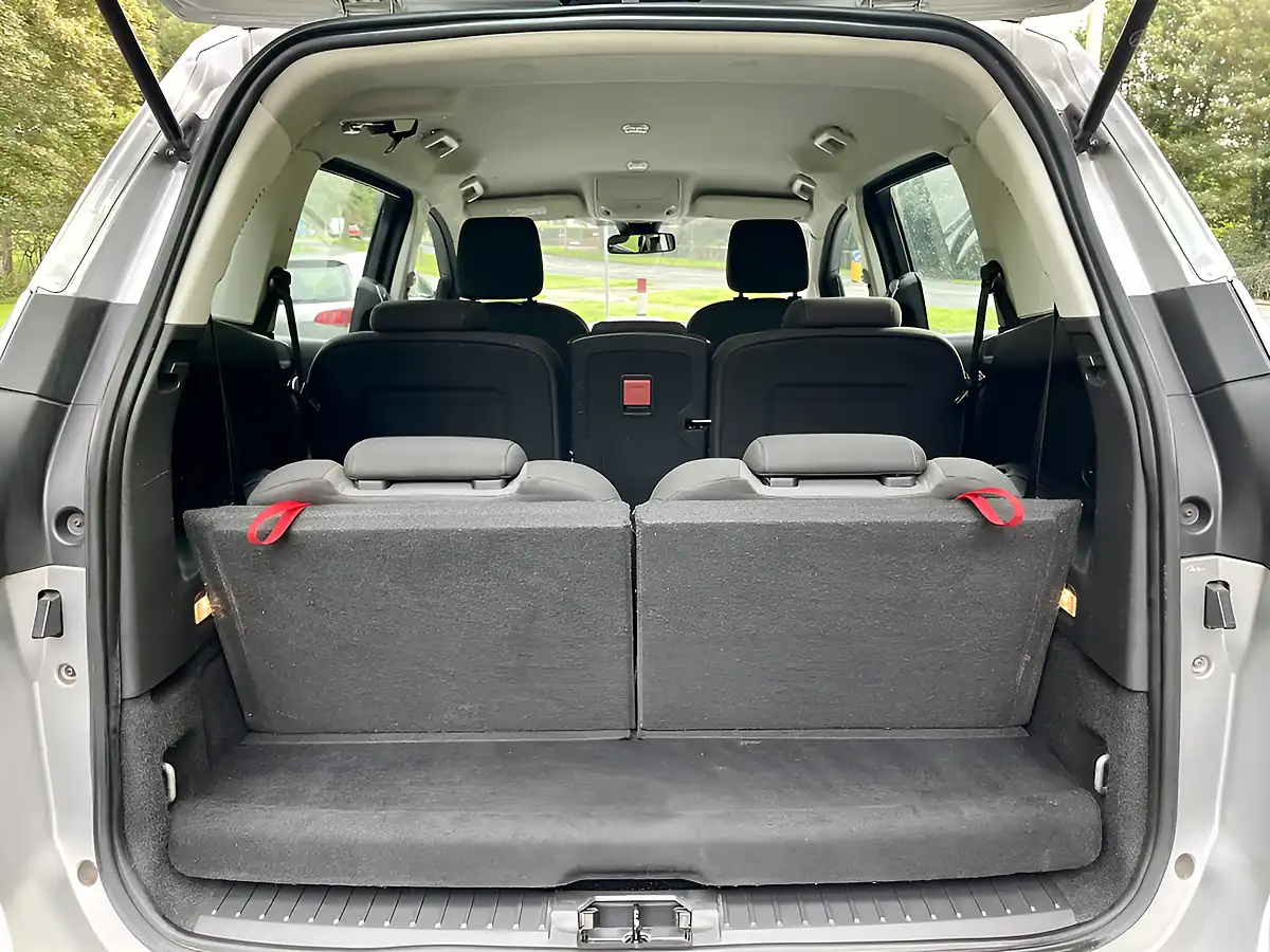 Used 2017 Ford Grand C-Max Titanium Silver - Interior and Exterior details 10