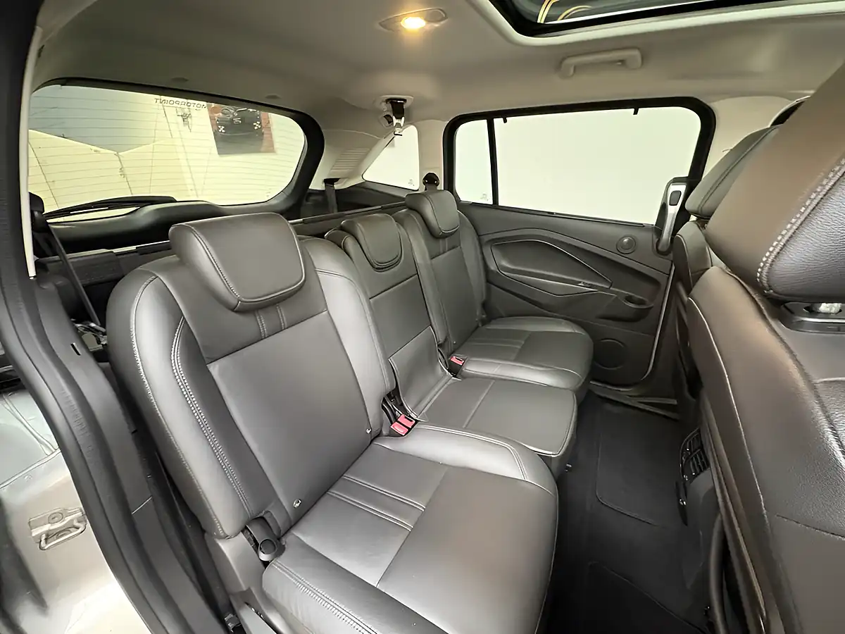 Used 2017 Ford Grand C-Max Titanium X Silver - Interior and Exterior details 9