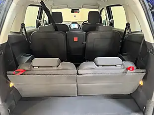 Used 2017 Ford Grand C-Max Zetec Blue - Interior and Exterior details 12