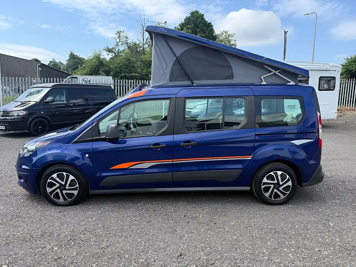 Used 2017 Ford Grand Tourneo Connect Zetec Blue - Interior and Exterior details 4