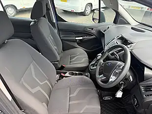 Used 2017 Ford Grand Tourneo Connect Zetec Blue - Interior and Exterior details 9
