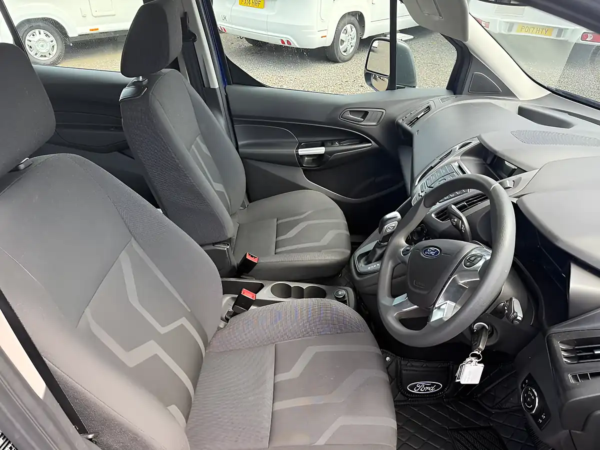 Used 2017 Ford Grand Tourneo Connect Zetec Blue - Interior and Exterior details 9