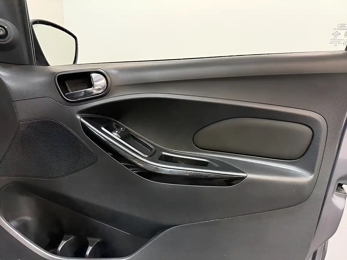 Used 2017 Ford Ka+ Studio Grey - Interior and Exterior details 14