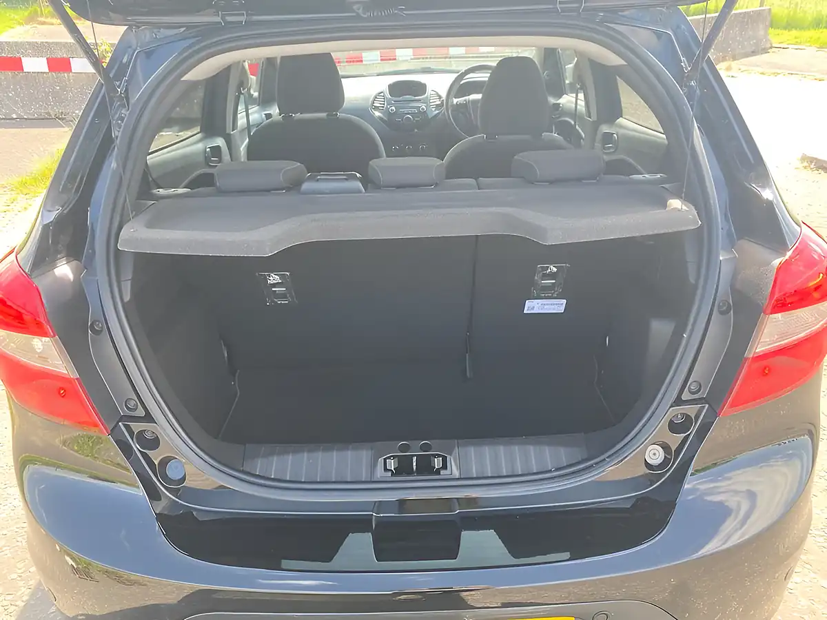 Used 2017 Ford Ka+ Zetec Black - Interior and Exterior details 8