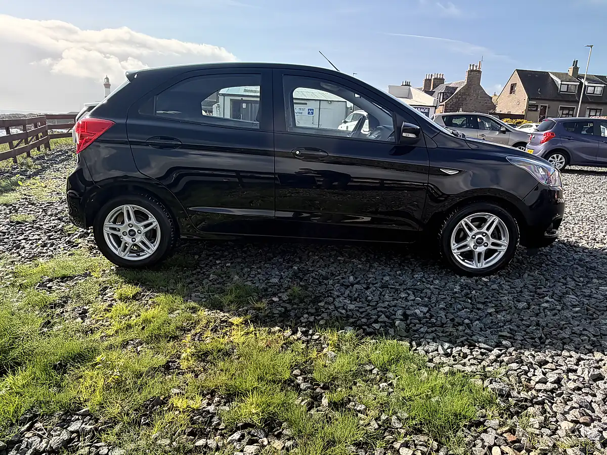 Used 2017 Ford Ka+ Zetec Black - Interior and Exterior details 4