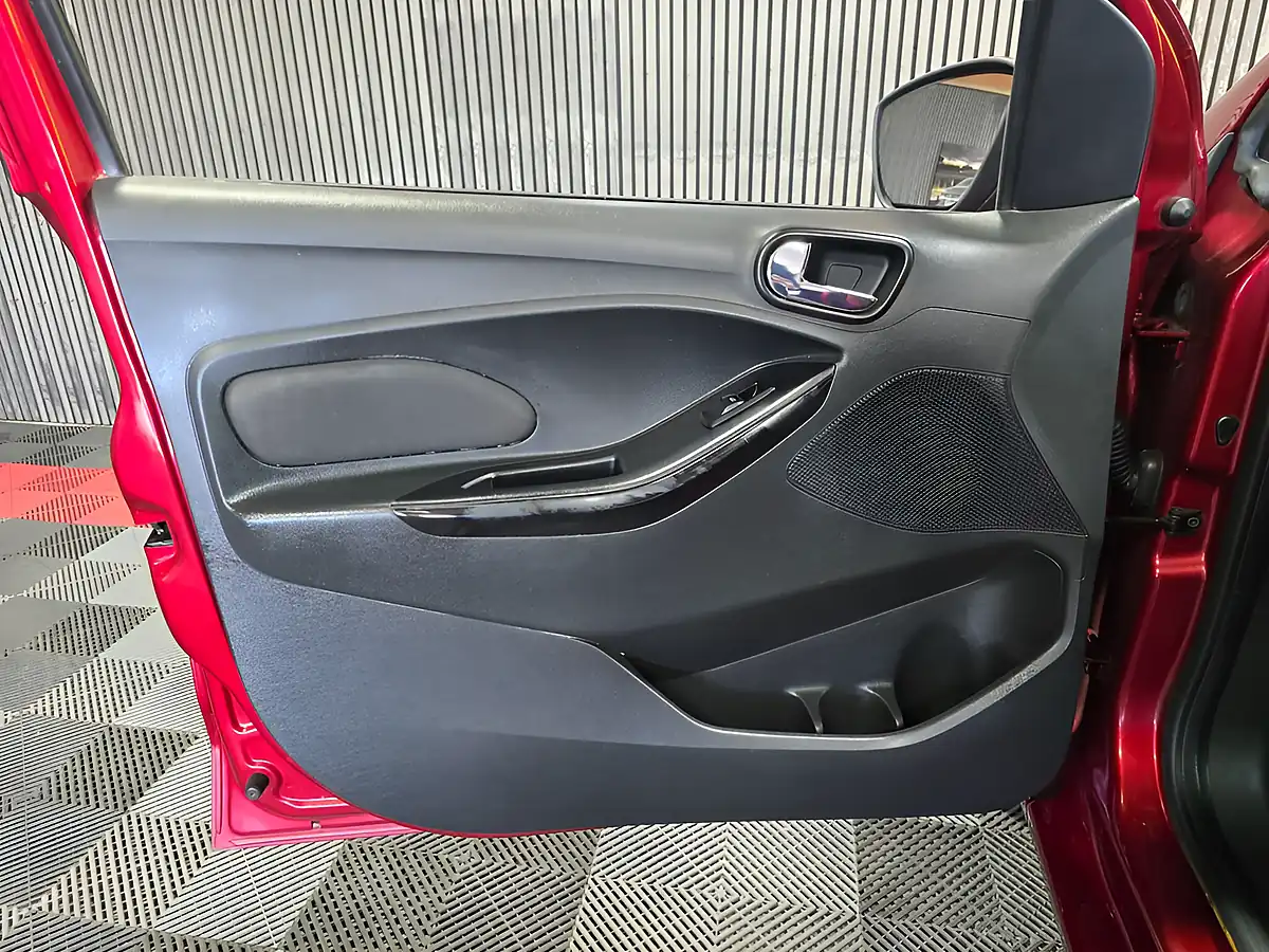 Used 2017 Ford Ka+ Zetec Red - Interior and Exterior details 11