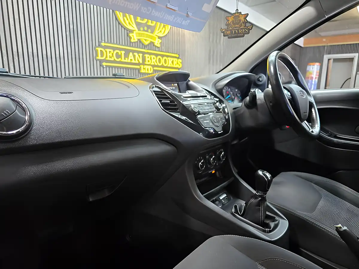 Used 2017 Ford Ka+ Zetec Red - Interior and Exterior details 9