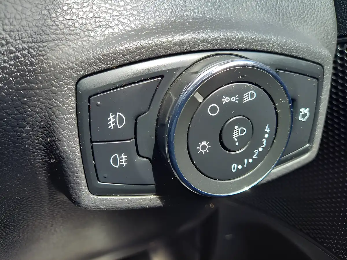 Used 2017 Ford Ka+ Zetec Silver - Interior and Exterior details 16