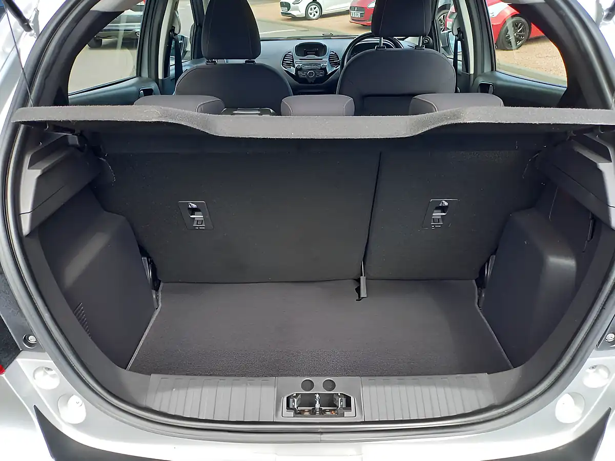 Used 2017 Ford Ka+ Zetec Silver - Interior and Exterior details 7
