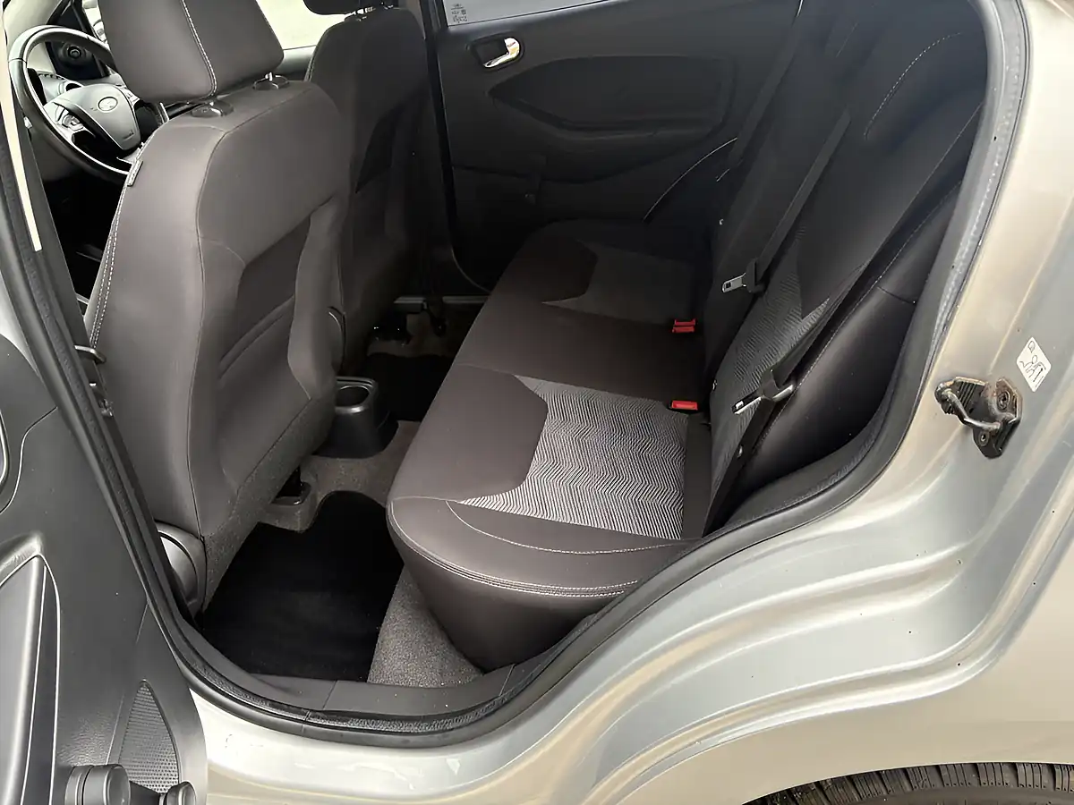 Used 2017 Ford Ka+ Zetec Silver - Interior and Exterior details 4