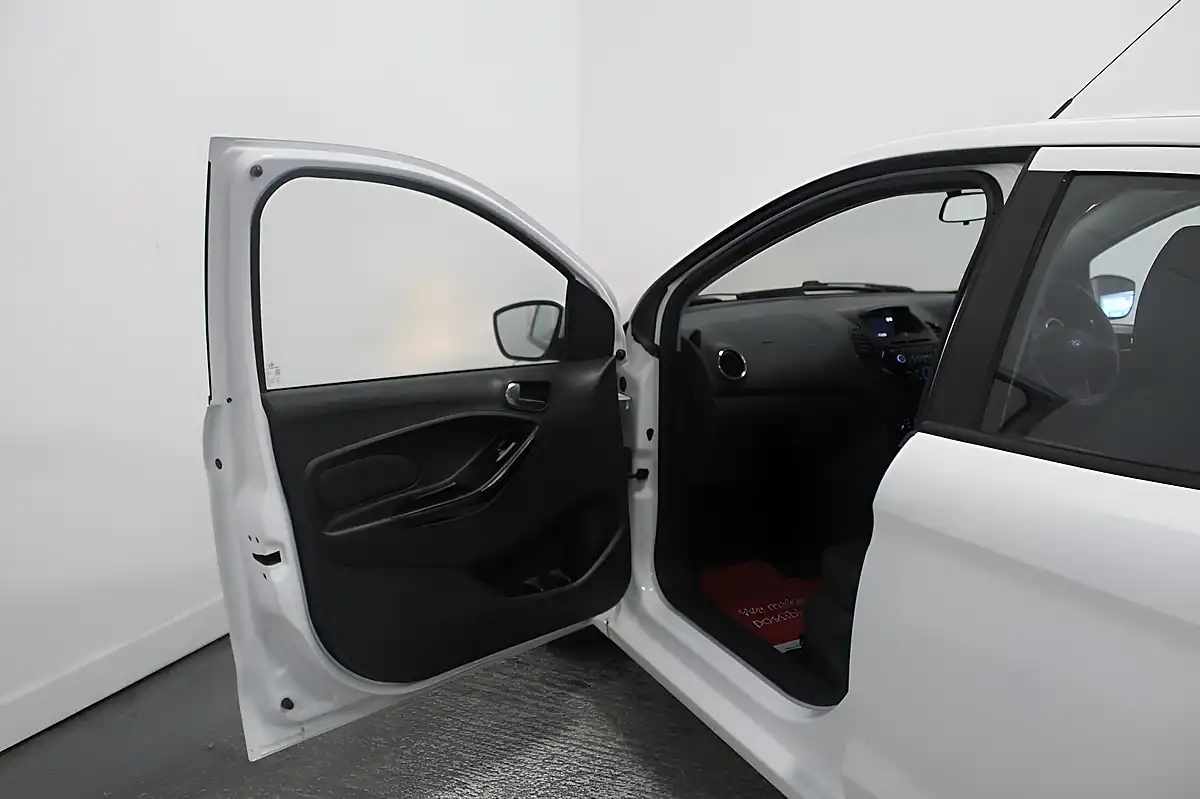 Used 2017 Ford Ka+ Zetec White - Interior and Exterior details 12