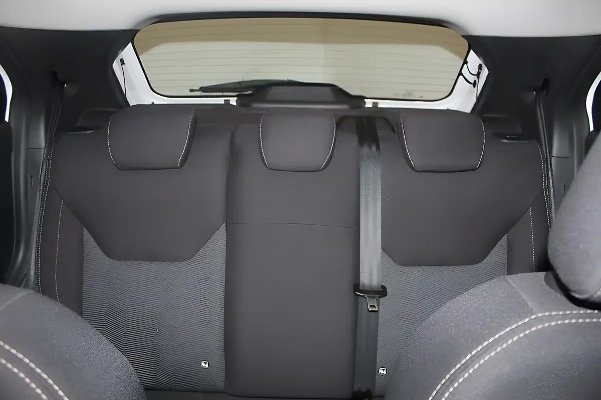 Used 2017 Ford Ka+ Zetec White - Interior and Exterior details 18