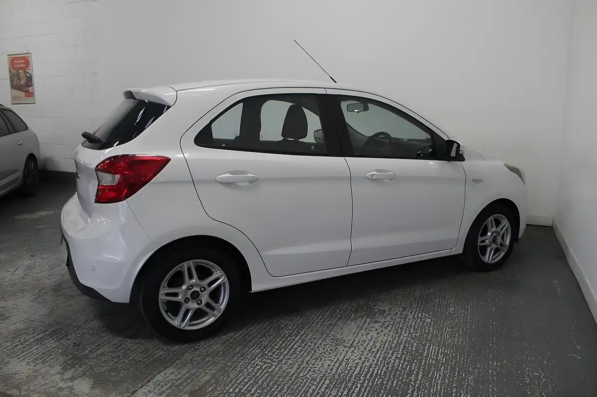 Used 2017 Ford Ka+ Zetec White - Interior and Exterior details 8