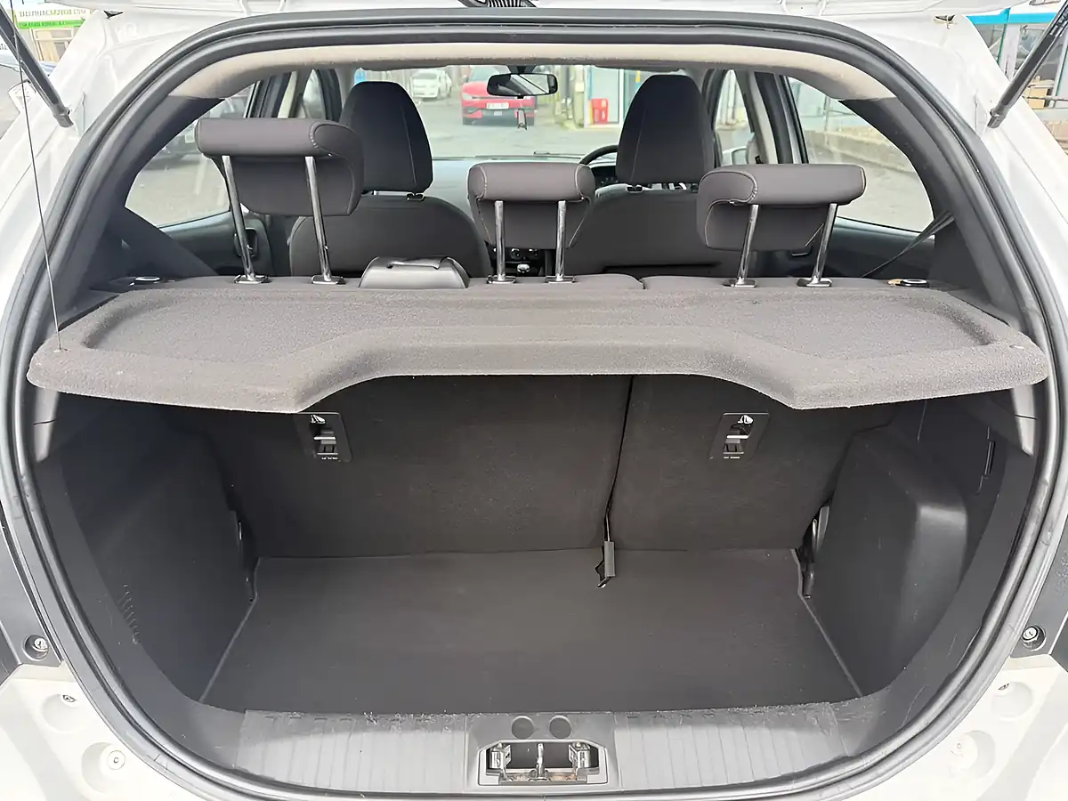 Used 2017 Ford Ka+ Zetec White - Interior and Exterior details 10