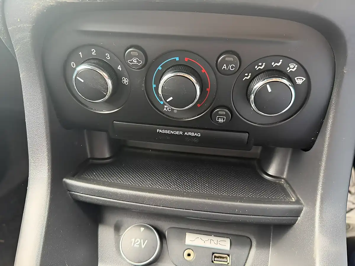Used 2017 Ford Ka+ Zetec White - Interior and Exterior details 14