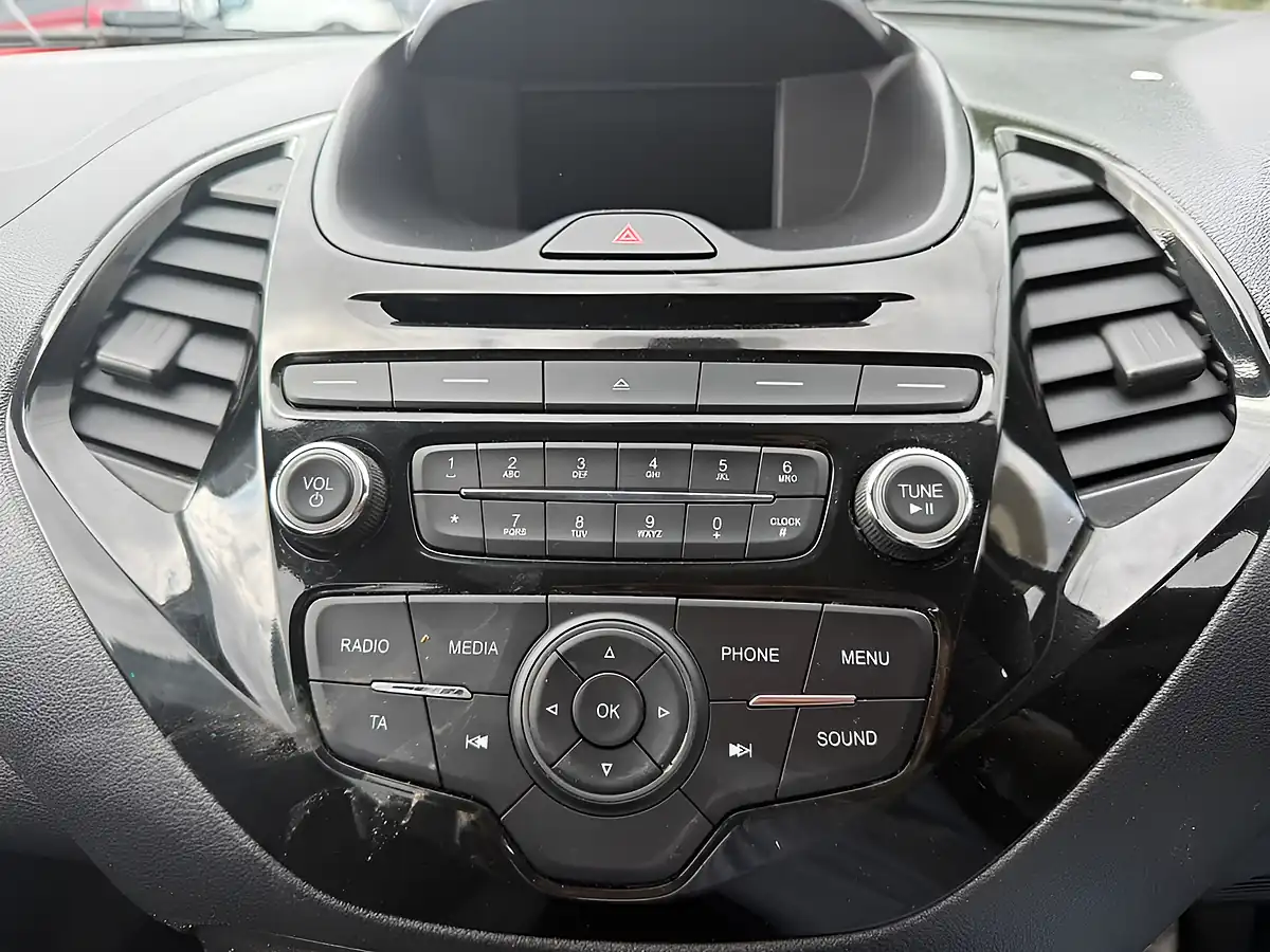 Used 2017 Ford Ka+ Zetec White - Interior and Exterior details 6