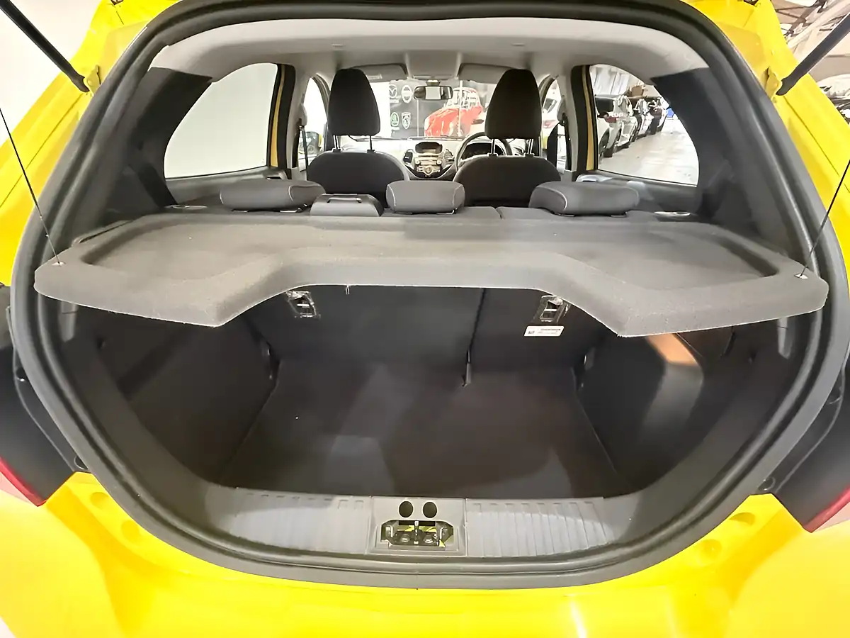 Used 2017 Ford Ka+ Zetec Yellow - Interior and Exterior details 13