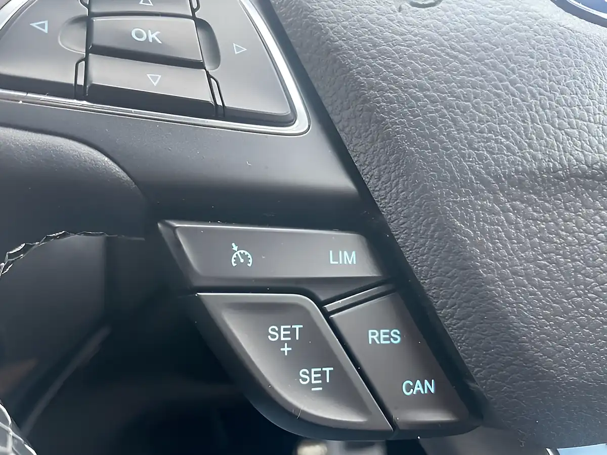 Used 2017 Ford Kuga ST-Line Black - Interior and Exterior details 15
