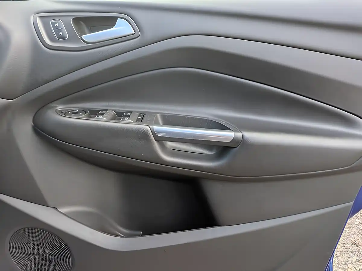 Used 2017 Ford Kuga ST-Line Blue - Interior and Exterior details 15