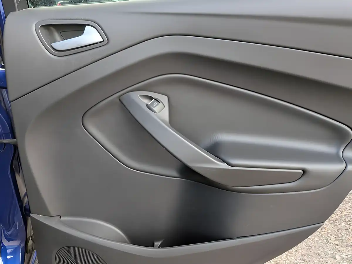 Used 2017 Ford Kuga ST-Line Blue - Interior and Exterior details 17